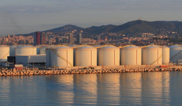 Storage-Tanks---Tank-Terminal-on-River