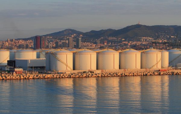 Storage-Tanks---Tank-Terminal-on-River